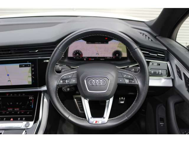 Q755 TFSI クワトロ Sライン 4WD