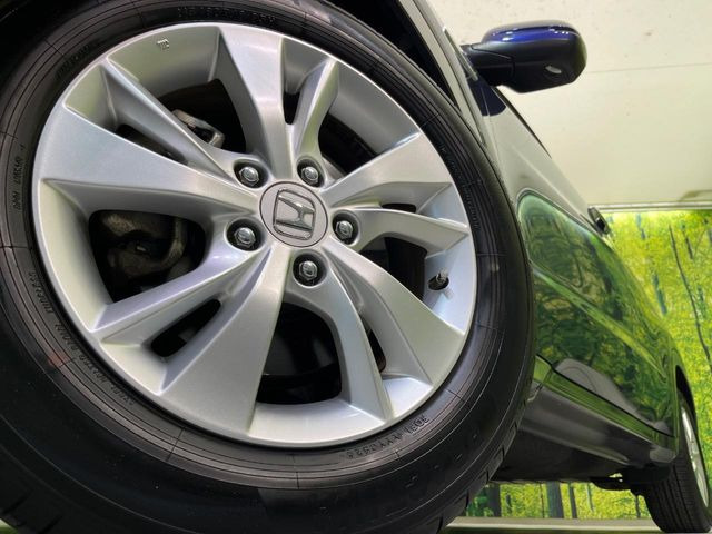 �y����16�C���`�A���~�z�C�[���z�O�ςɃ}�b�`���������A���~�z�C�[���𑕒����Ă���܂��B�e��ЊO�A���~�z�C�[����A�X�^�b�h���X�^�C�����戵�����Ă���܂��B���񂲑��k����������