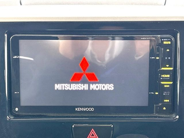 【純正ナビ】人気の純正ナビを装備しております。ナビの使いやすさはもちろん、オーディオ機能も充実!キャンプや旅行はもちろん、通勤や買い物など普段のドライブも楽しくなるはず♪