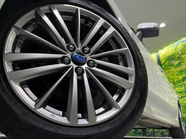 �y����17�C���`�A���~�z�C�[���z�O�ςɃ}�b�`���������A���~�z�C�[���𑕒����Ă���܂��B�e��ЊO�A���~�z�C�[����A�X�^�b�h���X�^�C�����戵�����Ă���܂��B���񂲑��k����������