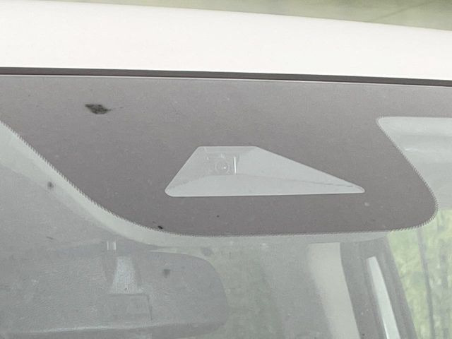 �y�z���_�Z���V���O�z���s���ɑO���̎ԗ�����F�����A�Փ˂������Ȏ��͌x��ƃu���[�L�ŏՓˉ���Ɣ�Q�y�����A�V�X�g�B�����S�Ƀh���C�u�����y���݂��������܂��B