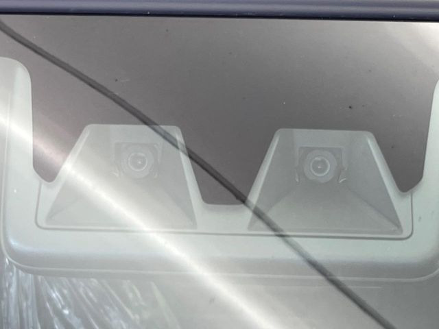 �y�X�}�[�g�A�V�X�g�z���s���ɑO���̎ԗ�����F�����A�Փ˂������Ȏ��͌x��ƃu���[�L�ŏՓˉ���Ɣ�Q�y�����A�V�X�g�B�����S�Ƀh���C�u�����y���݂��������܂��B