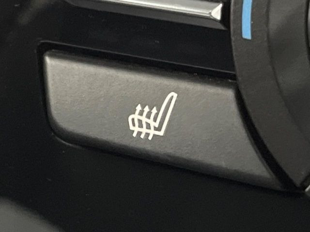 ���t�����g�V�[�g�q�[�e�B���O:�^�]�ȁE����ȋ��ɎO�i�K�Œ��߂��\�ȃV�[�g�q�[�^�[�𑕔����Ă���܂��B�G�߂��킸���K�ɂ��g�p���������܂��B