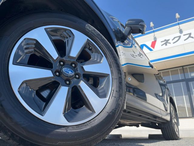 �y����17�C���`�A���~�z�C�[���z�O�ςɃ}�b�`���������A���~�z�C�[���𑕒����Ă���܂��B�e��ЊO�A���~�z�C�[����A�X�^�b�h���X�^�C�����戵�����Ă���܂��B���񂲑��k����������