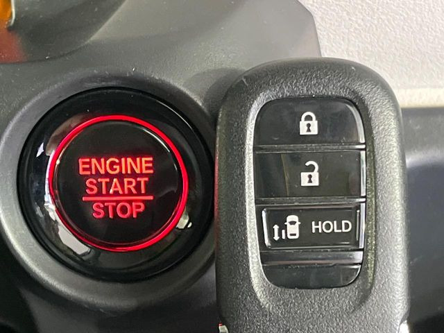 �yHonda�X�}�[�g�L�[�z�J�o����|�P�b�g�ɓ��ꂽ�܂܂ł��h�A�̎{���E�������\�ȃX�}�[�g�L�[�𑕔��B�G���W���̃I���E�I�t�����J�M�����o���K�v����������Ƃ��Ă��֗��ł���
