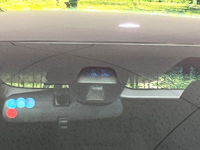 �y�V�e�B�u���[�L�A�N�e�B�u�V�X�e���z�ᑬ���s���ɑO���̎ԗ�����F�����A�Փ˂������Ȏ��͌x��ƃu���[�L�ŏՓˉ���Ɣ�Q�y�����A�V�X�g�B�����S�Ƀh���C�u�����y���݂��������܂��B