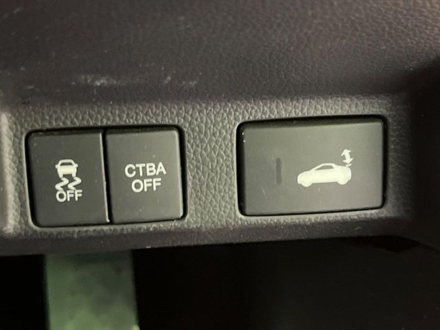 �y�V�e�B�u���[�L�A�N�e�B�u�V�X�e���z�ᑬ���s���ɑO���̎ԗ�����F�����A�Փ˂������Ȏ��͌x��ƃu���[�L�ŏՓˉ���Ɣ�Q�y�����A�V�X�g�B�����S�Ƀh���C�u�����y���݂��������܂��B