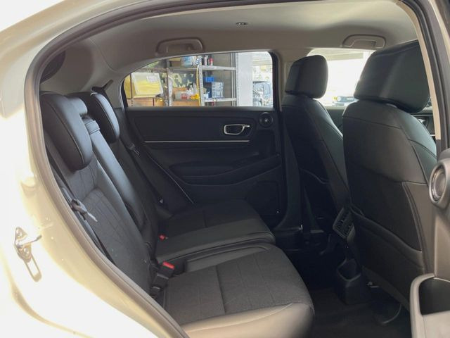 ���i���ȃI���W�i���t���A�}�b�g���I�v�V�����ɂĂ��p�ӂ��Ă���܂��B���D���ȃf�U�C����J���[�����Ԃɍ��킹�đI��ł����������Ƃ��ł��܂���