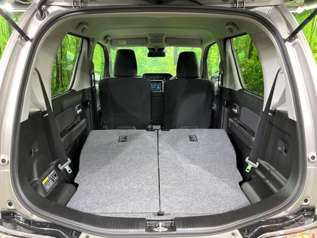 ���i�̂���������ʋ΁A���}���ɏ\���ȉ׎��X�y�[�X���m�ۂ��Ă���܂��B�Z�J���h�V�[�g��|���ƁA�傫�ȉו��̐ύڂ��\�ł���