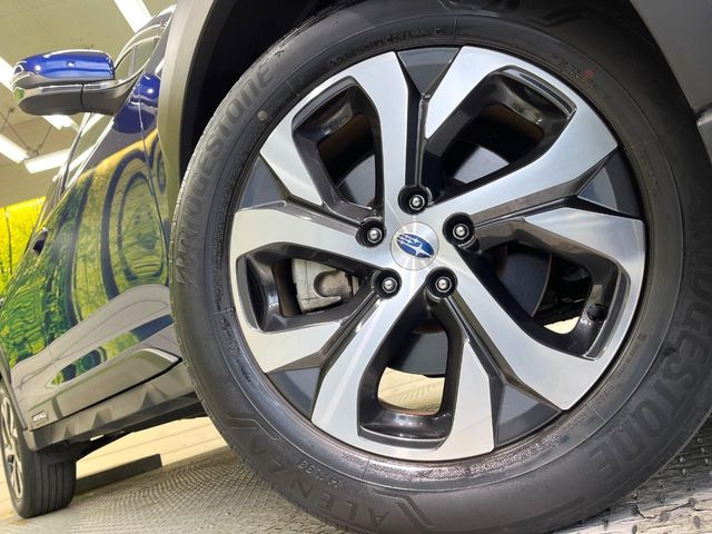 �y����18�C���`�A���~�z�C�[���z�O�ςɃ}�b�`���������A���~�z�C�[���𑕒����Ă���܂��B�e��ЊO�A���~�z�C�[����A�X�^�b�h���X�^�C�����戵�����Ă���܂��B���񂲑��k����������