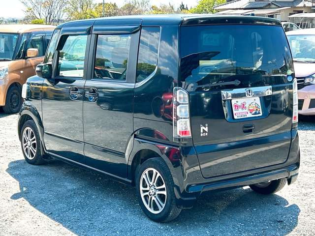 ���X�ł͌y�����Ԃ��畁�ʎԂ܂ŕ��L���I�[�����[�J�[�̎Ԏ�E�F�E�O���[�h��L�x�ɑ����Ă���܂��B