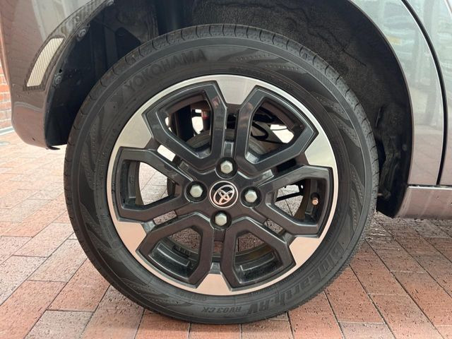 �y����15�C���`�A���~�z�C�[���z�O�ςɃ}�b�`���������A���~�z�C�[���𑕒����Ă���܂��B�e��ЊO�A���~�z�C�[����A�X�^�b�h���X�^�C�����戵�����Ă���܂��B���񂲑��k����������