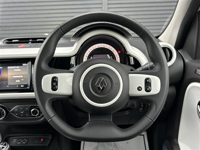 トゥインゴインテンス