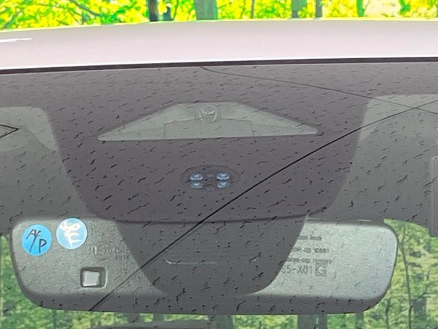 �y�z���_�Z���V���O�z���s���ɑO���̎ԗ�����F�����A�Փ˂������Ȏ��͌x��ƃu���[�L�ŏՓˉ���Ɣ�Q�y�����A�V�X�g�B�����S�Ƀh���C�u�����y���݂��������܂��B