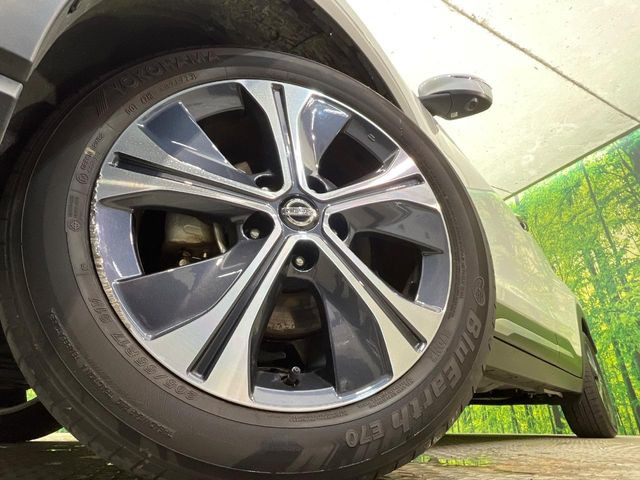 �y����17�C���`�A���~�z�C�[���z�O�ςɃ}�b�`���������A���~�z�C�[���𑕒����Ă���܂��B�e��ЊO�A���~�z�C�[����A�X�^�b�h���X�^�C�����戵�����Ă���܂��B���񂲑��k����������