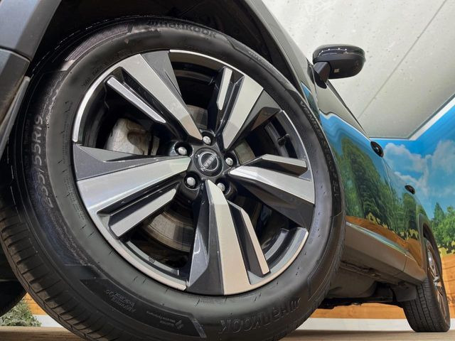 �y����19�C���`�A���~�z�C�[���z�O�ςɃ}�b�`���������A���~�z�C�[���𑕒����Ă���܂��B�e��ЊO�A���~�z�C�[����A�X�^�b�h���X�^�C�����戵�����Ă���܂��B���񂲑��k����������