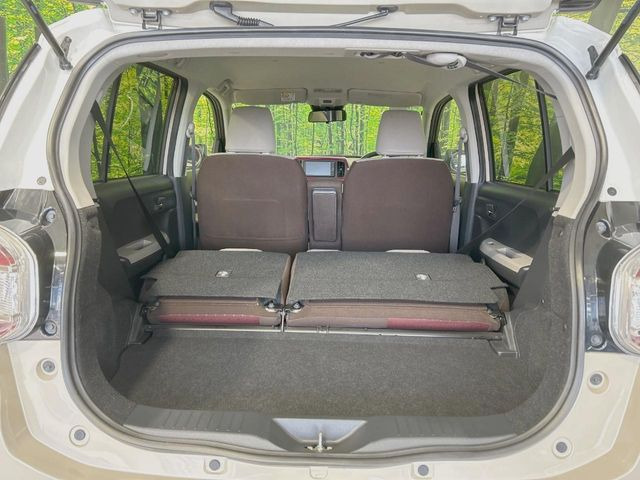 後席を格納すると、これだけの広さが!シーンに合わせたシートアレンジで、大きな荷物も積むことが出来ます♪