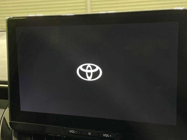 �y10.5�C���` �f�B�X�v���C�I�[�f�B�I�z���ʂ̃f�B�X�v���C��AppleCarPlay��AndroidAuto�����p�\�B�傫�ȉ�ʂŃX�}�z�i�r�A�v���������p���������܂���