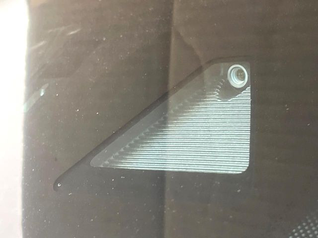 �y�X�}�[�g�u���[�L�T�|�[�g�z���s���ɑO���̎ԗ�����F�����A�Փ˂������Ȏ��͌x��ƃu���[�L�ŏՓˉ���Ɣ�Q�y�����A�V�X�g�B�����S�Ƀh���C�u�����y���݂��������܂��B