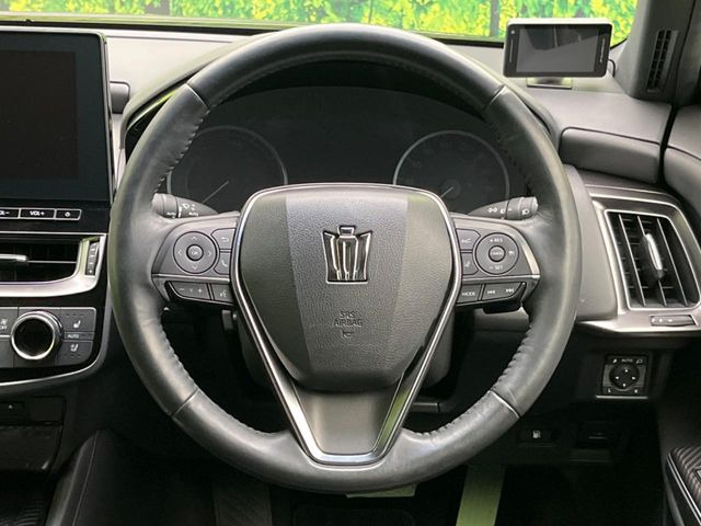 �y�����v�����X�e�A�����O�z�㎿�Ȋv���g�p���邱�ƂŁA��ɂ����������݂ƂĂ��^�]���₷���n���h���ł���