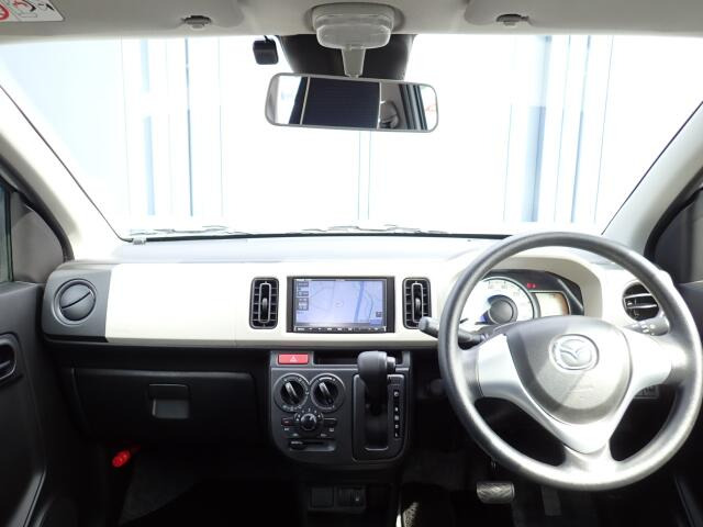 �C���p�l�摜�ɂȂ�܂��B�ԓ��͐��Ǝ҂ɂĎ����N���[�j���O�{�H�ς݂Ȃ̂ŁA��ϐ����ł��B