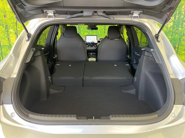 ���i�̂���������ʋ΁A���}���ɏ\���ȉ׎��X�y�[�X���m�ۂ��Ă���܂��B�Z�J���h�V�[�g��|���ƁA�傫�ȉו��̐ύڂ��\�ł���