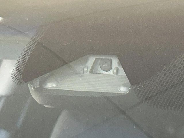 �y�z���_�Z���V���O�z���s���ɑO���̎ԗ�����F�����A�Փ˂������Ȏ��͌x��ƃu���[�L�ŏՓˉ���Ɣ�Q�y�����A�V�X�g�B�����S�Ƀh���C�u�����y���݂��������܂��B