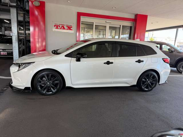 カローラツーリング1.8 ハイブリッド W×B