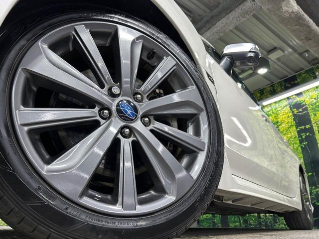 �y����18�C���`�A���~�z�C�[���z�O�ςɃ}�b�`���������A���~�z�C�[���𑕒����Ă���܂��B�e��ЊO�A���~�z�C�[����A�X�^�b�h���X�^�C�����戵�����Ă���܂��B���񂲑��k����������