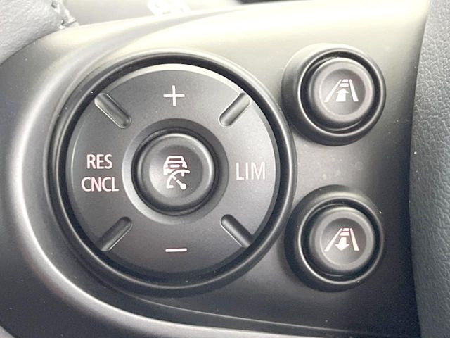 ���A�N�e�B�u�N���[�Y�R���g���[��:�O�̎ԂƂ̎Ԋԋ��������ɂƂ�A��葬�x�Ŏ������s���Ă���鎟����̃N���[�Y�R���g���[��!��ɍ������H�⎩���Ԑ�p���H�Ŏg�p����֗��ȋ@�\�ł�!