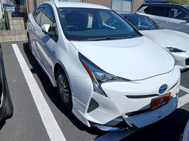 プリウス1.8 S E-Four 4WD