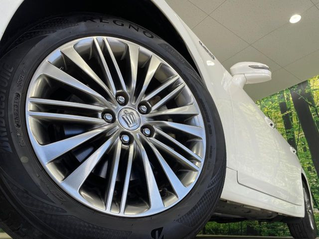 �y����17�C���`�A���~�z�C�[���z�O�ςɃ}�b�`���������A���~�z�C�[���𑕒����Ă���܂��B�e��ЊO�A���~�z�C�[����A�X�^�b�h���X�^�C�����戵�����Ă���܂��B���񂲑��k����������