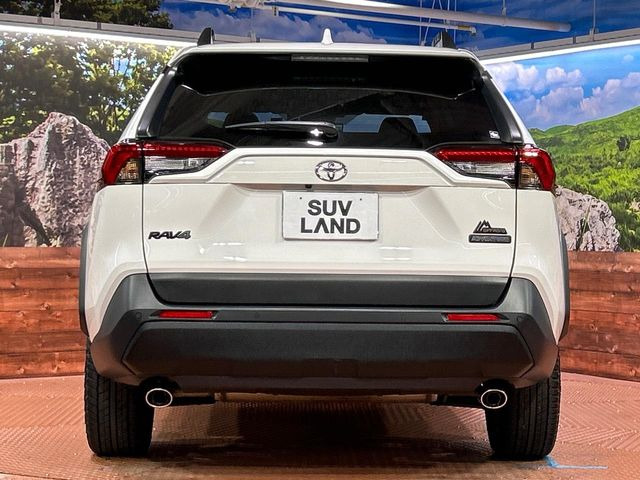 安心の最長10年・走行無制限保証(有償)をご用意。保証内容も充実はもちろん、無料点検&オイル交換や、年中無休の全国・24時間ロードサービスも付帯されておりますのでご安心下さい。