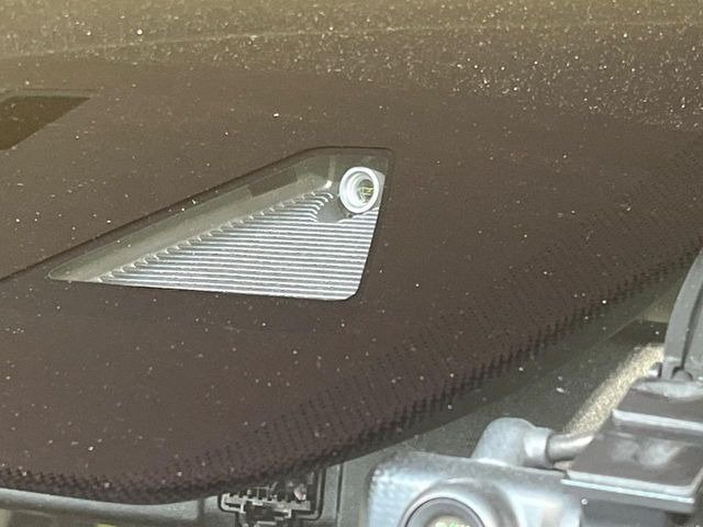 �y�X�}�[�g�u���[�L�T�|�[�g�z���s���ɑO���̎ԗ�����F�����A�Փ˂������Ȏ��͌x��ƃu���[�L�ŏՓˉ���Ɣ�Q�y�����A�V�X�g�B�����S�Ƀh���C�u�����y���݂��������܂��B