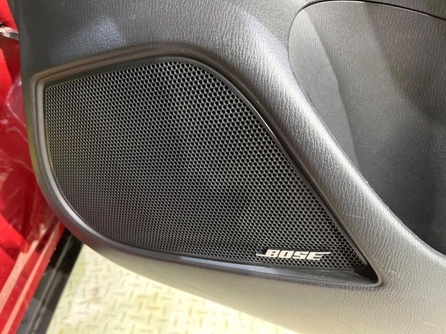 �yBOSE�T�E���h�V�X�e���z���[�J�[�I�v�V�����̍��i�ʃT�E���h�V�X�e���𓋍ځB��p�̃`���[�j���O���{���ꂽ�召�l�X�ȃX�s�[�J�[����ǎ��ȃT�E���h���t�ł��A�Տꊴ���ӂ�鉹����Ԃ����o���܂��B