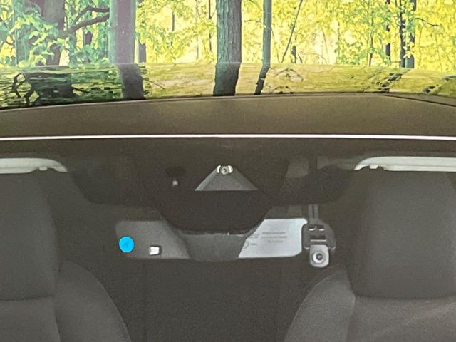 �y�X�}�[�g�u���[�L�T�|�[�g�z���s���ɑO���̎ԗ�����F�����A�Փ˂������Ȏ��͌x��ƃu���[�L�ŏՓˉ���Ɣ�Q�y�����A�V�X�g�B�����S�Ƀh���C�u�����y���݂��������܂��B