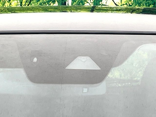 �y�X�}�[�g�u���[�L�T�|�[�g�z���s���ɑO���̎ԗ�����F�����A�Փ˂������Ȏ��͌x��ƃu���[�L�ŏՓˉ���Ɣ�Q�y�����A�V�X�g�B�����S�Ƀh���C�u�����y���݂��������܂��B