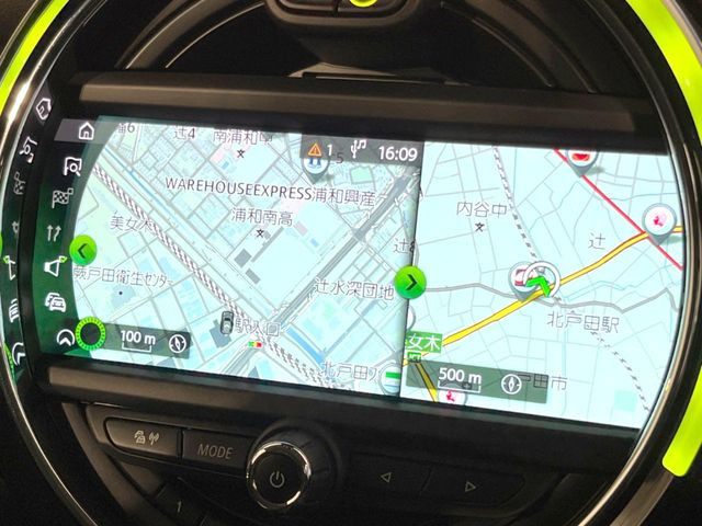 ��MINI�����i�r:��̊��̂���i�r�́A����������ԓ������o���Ă���܂��BBluetooth�Đ��ȂǃI�[�f�B�I�@�\���[�����Ă���܂��̂ŁA�^�]�����y���߂܂���