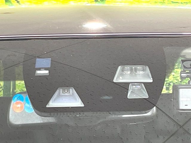 �y�X�}�[�g�u���[�L�T�|�[�g�z���s���ɑO���̎ԗ�����F�����A�Փ˂������Ȏ��͌x��ƃu���[�L�ŏՓˉ���Ɣ�Q�y�����A�V�X�g�B�����S�Ƀh���C�u�����y���݂��������܂��B