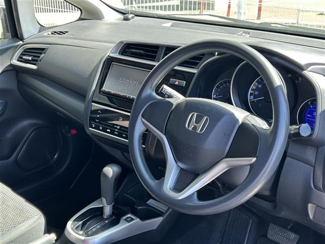 フィット1.3 13G F