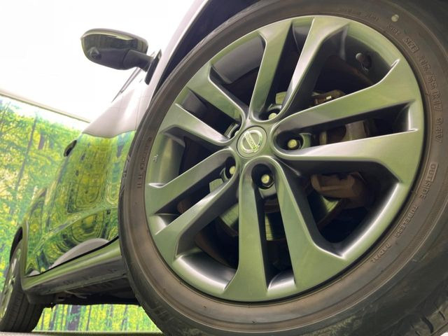 �y����17�C���`�A���~�z�C�[���z�O�ςɃ}�b�`���������A���~�z�C�[���𑕒����Ă���܂��B�e��ЊO�A���~�z�C�[����A�X�^�b�h���X�^�C�����戵�����Ă���܂��B���񂲑��k����������