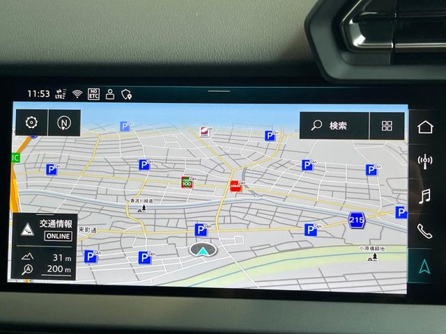 �������i�r:��̊��̂���i�r�́A����������ԓ������o���Ă���܂��BBluetooth�Đ��ȂǃI�[�f�B�I�@�\���[�����Ă���܂��̂ŁA�^�]�����y���߂܂���