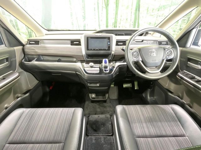 フリードハイブリッド