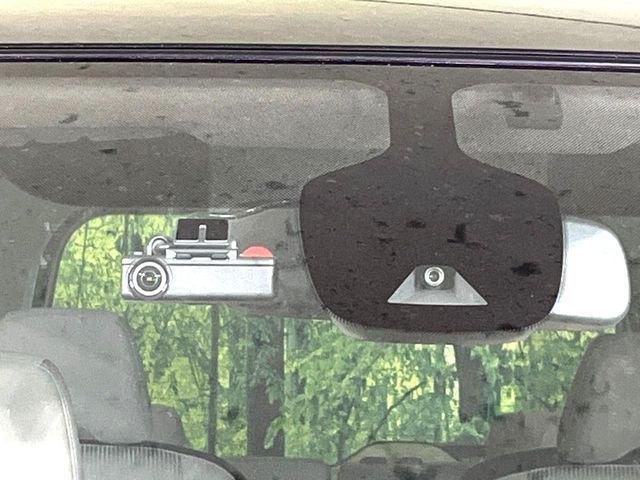 �y�C���e���W�F���g�G�}�[�W�F���V�[�u���[�L�z�t�����g�J�����őO���̎ԗ�����s�҂����m�B�Փ˂������Ȏ��͏Փ˔�Q�y���u���[�L���쓮�A�Փˉ�����T�|�[�g�B�����S�Ƀh���C�u�����y���݂��������܂��B