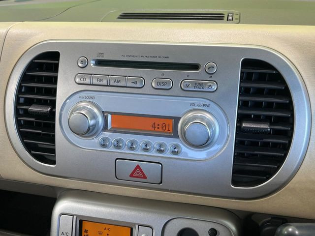 お好きな音楽を車内でお楽しみいただけます♪スピーカー交換・ウーハー追加などの音質向上や、最新ナビ・後席モニター等の取り付けも是非ご相談ください!