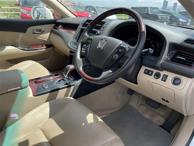 クラウン3.0 ロイヤルサルーンG