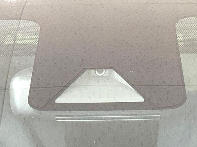 �y�g���^�Z�[�t�e�B�Z���X�z���s���ɑO���̎ԗ�����F�����A�Փ˂������Ȏ��͌x��ƃu���[�L�ŏՓˉ���Ɣ�Q�y�����A�V�X�g�B�����S�Ƀh���C�u�����y���݂��������܂��B