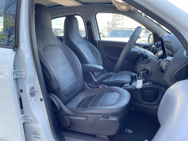 ���V�[�g�̎g�p��:�j��E�ւ�������Ȃ��A�����̒ʂ肫�ꂢ�ȏ�Ԃ��ێ����Ă���܂��B�܂��A�����N���[�j���O�E�R�[�e�B���O�����p�����������܂��B