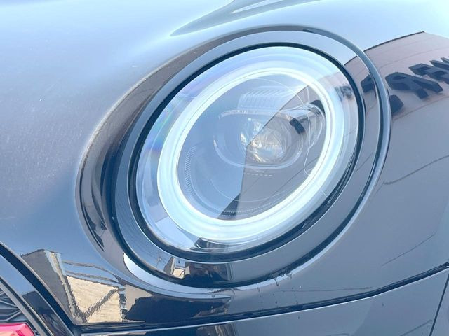 ��LED�w�b�h���C�g:��ԑ��s�����ǍD�Ȏ��E���m�ۂ����S���ĉ^�]�ł��鍂�P�xLED�w�b�h���C�g�𑕔�!�_�����x�������A����d�͂��}�����Ă��܂��B