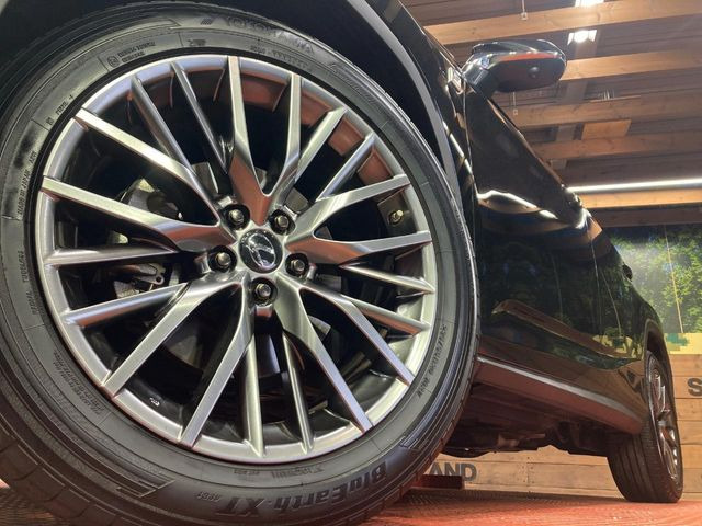 �y�����A���~�z�C�[���z�O�ςɃ}�b�`���������A���~�z�C�[���𑕒����Ă���܂��B�e��ЊO�A���~�z�C�[����A�X�^�b�h���X�^�C�����戵�����Ă���܂��B���񂲑��k����������